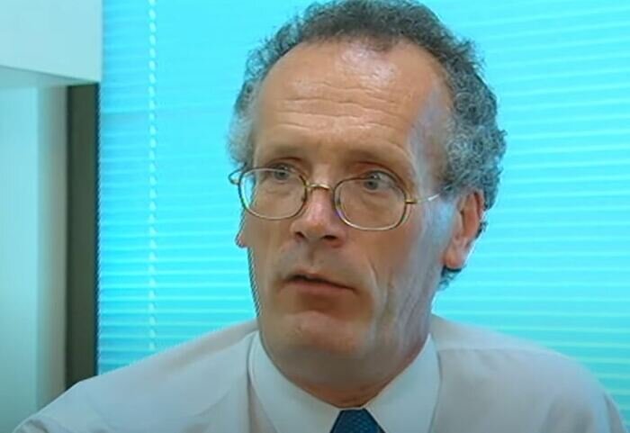  Доктор, наблюдавший мальчика. /Видеокадр 60 Minutes Australia