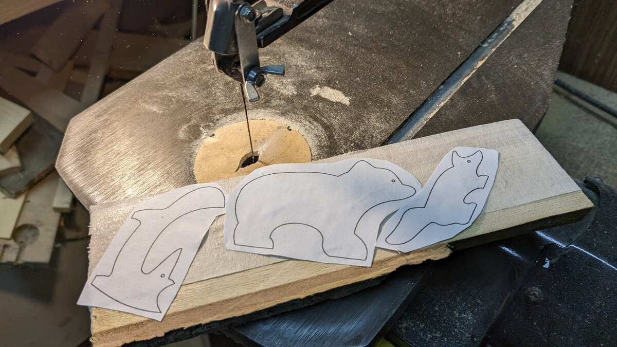 Приклеиваю шаблон на малярный скотч 