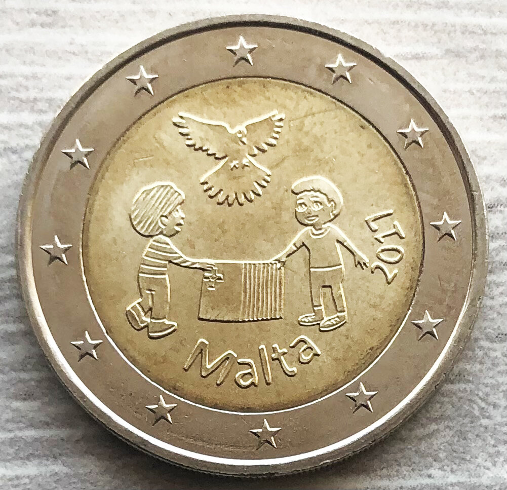 Мальта 2 евро 2017 мир. Фото автора. 