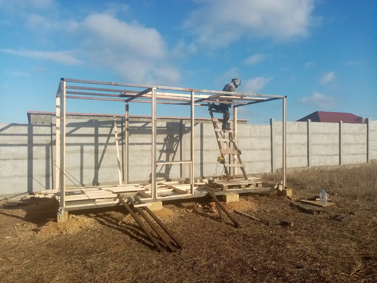 Спустя час поперечины выставлены на прихватки