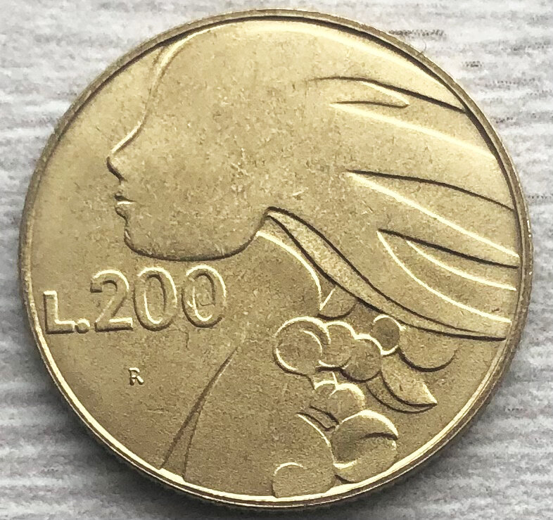 Сан Марино 200 лир 1990. Фото автора. 