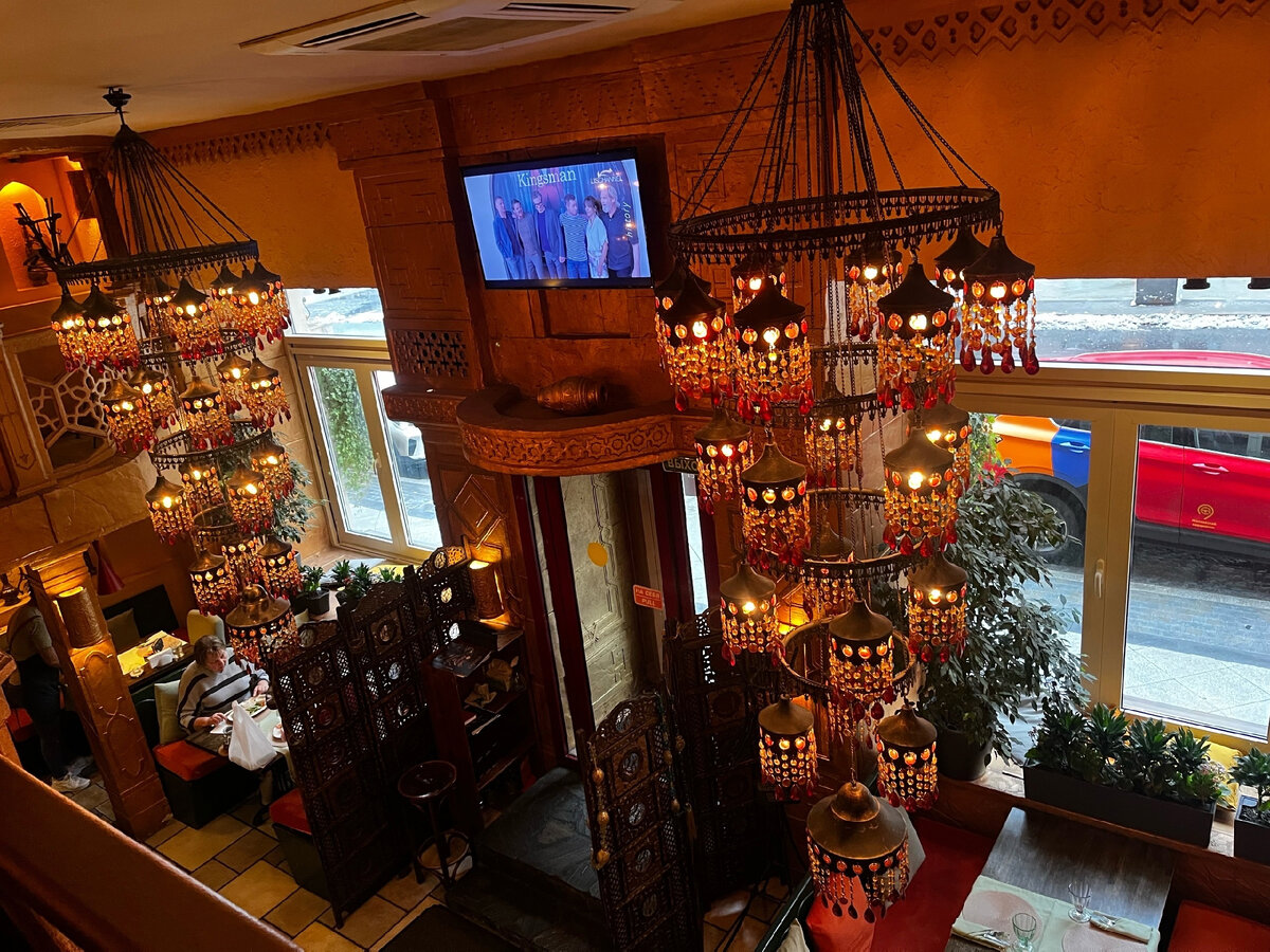 вид на вход со 2 этажа