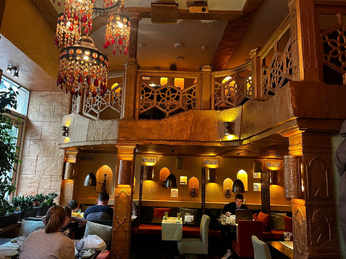 основной зал первого этажа