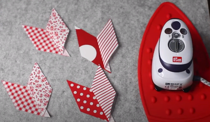 компактный паровой утюг в лоскутном шитье необходим