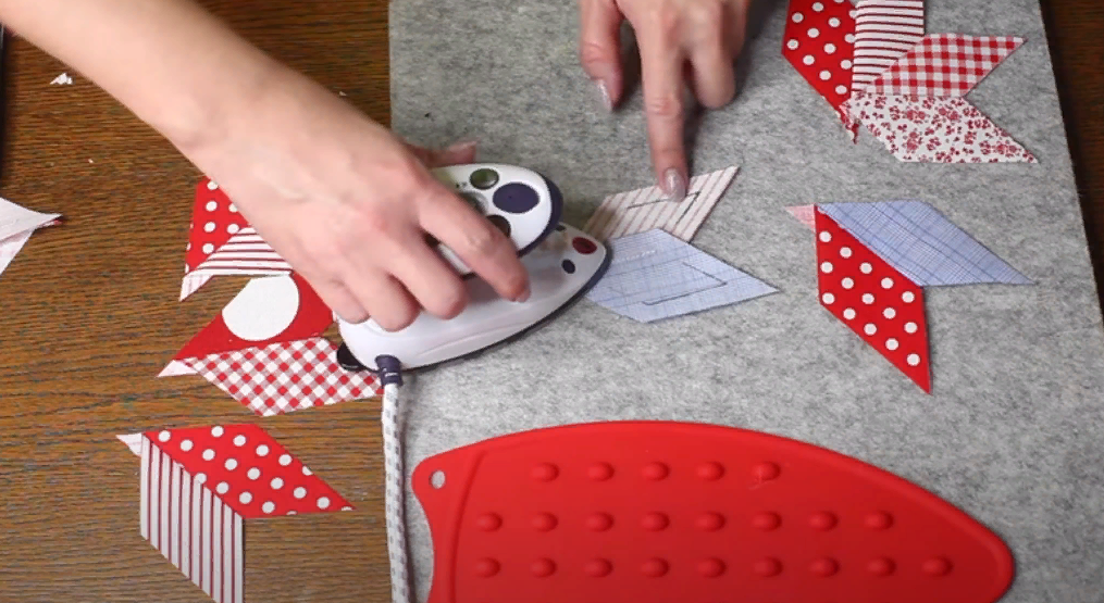 компактный паровой утюг