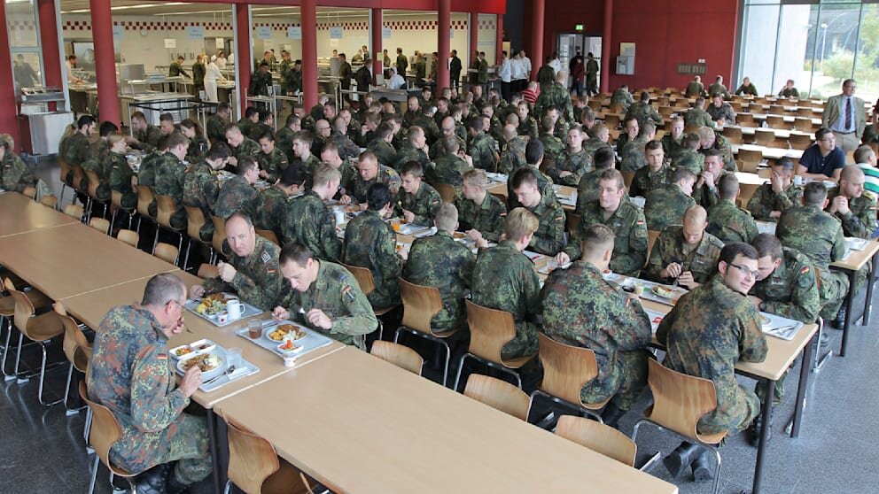 Меню для солдат бундесвера изменится с января 2024 года ©️ picture alliance / Caro