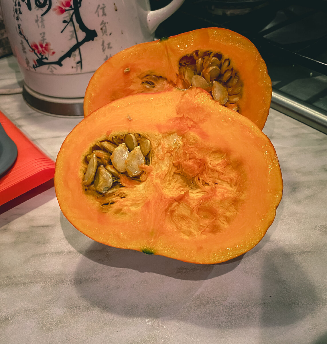 А я вот сегодня одну из тыковок разделала на фирменный суп по рецепту свекрови