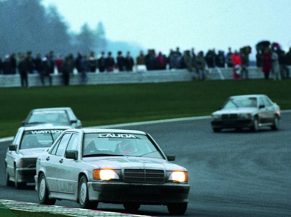 Ники Лауда, № 18. В той гонке финишировал вторым, а вообще 1984 год закончился для него очень удачно - он стал чемпионом мира в "Формуле-1"