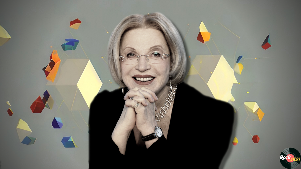 На фотографии: Людмила Максакова