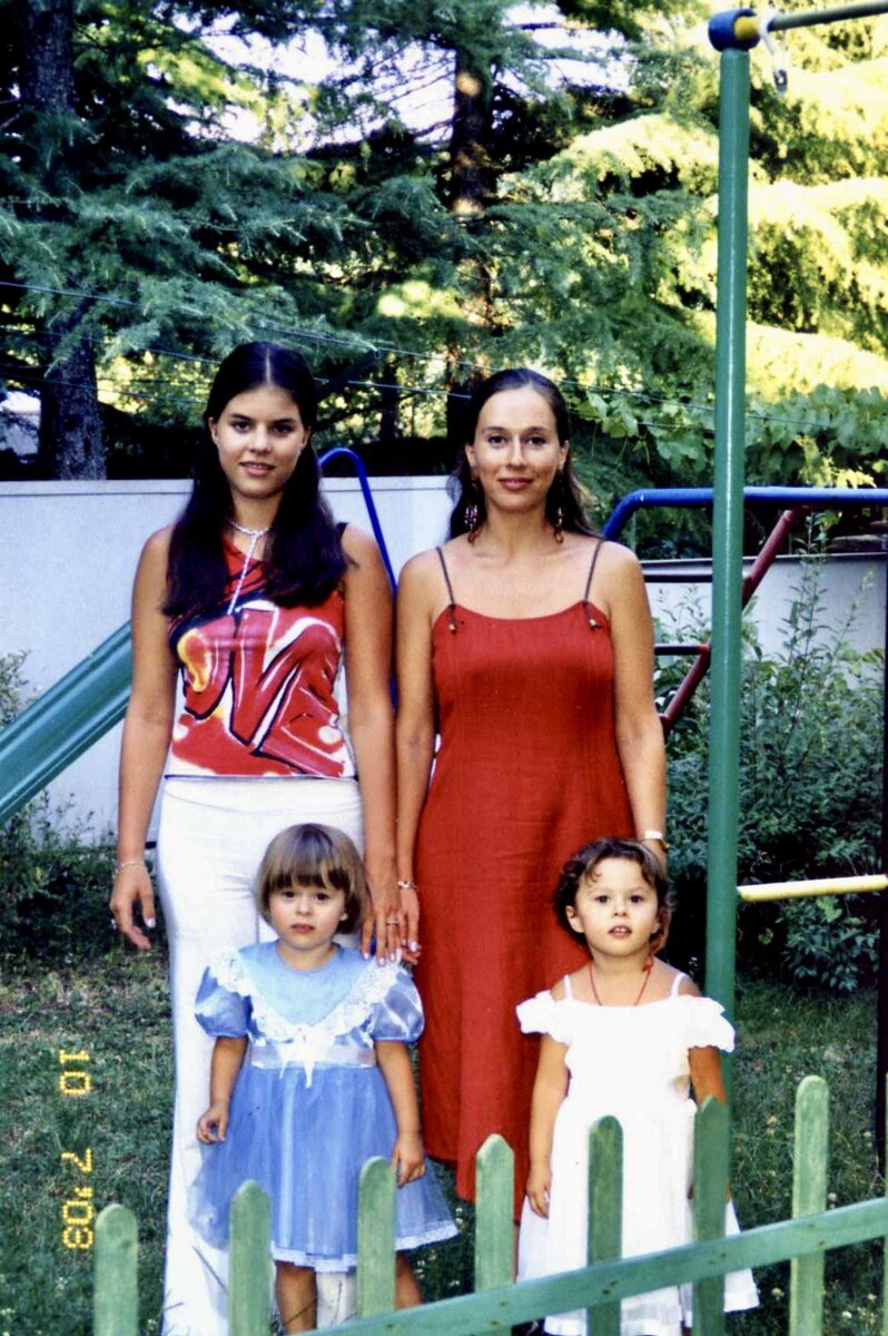 Мы в Красной Поляне. День рождения двойняшек. Им исполнилось 3 года.