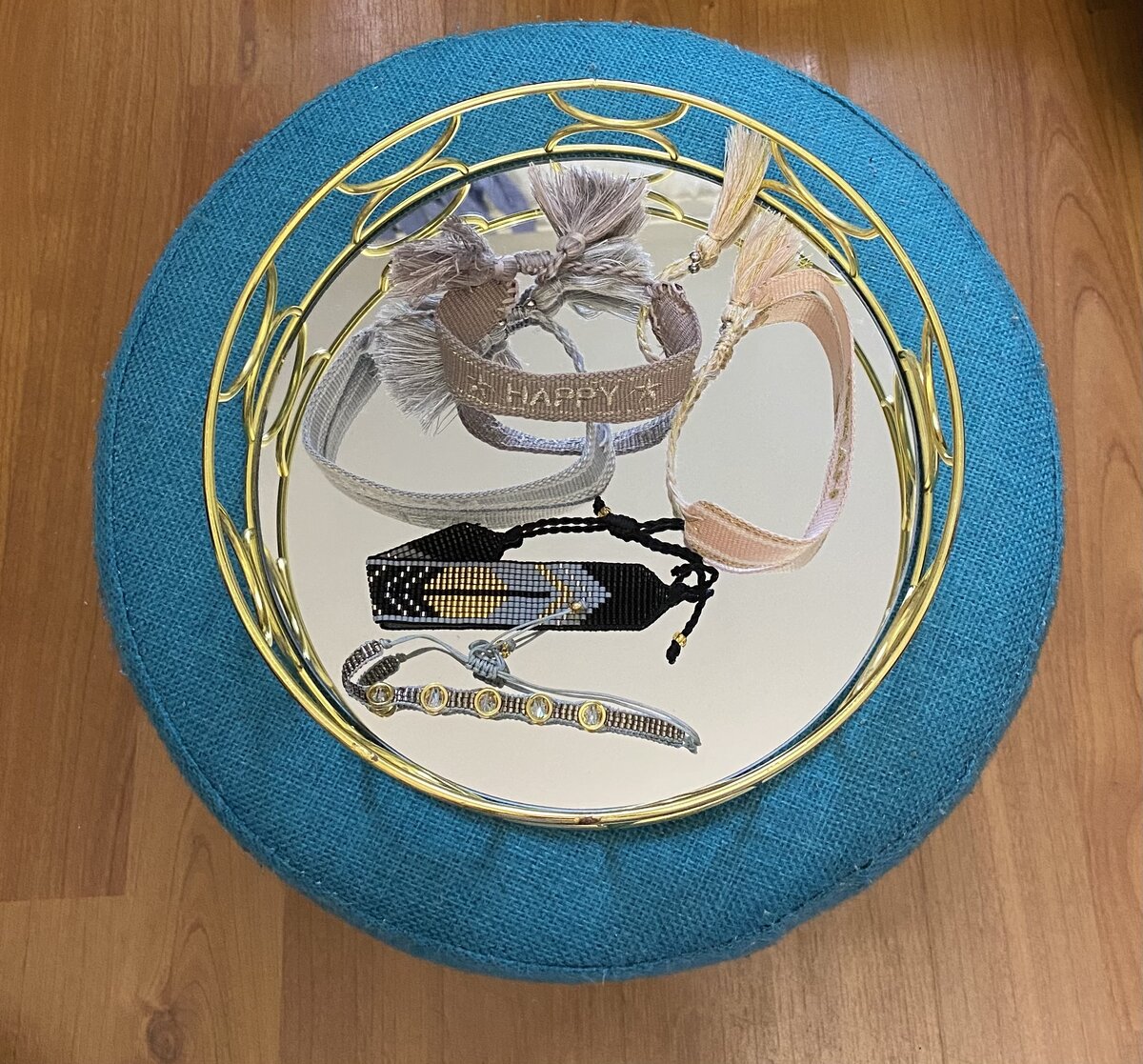 Макраме - это бюджетное хобби. Дорогостоящее оборудование не требуется. 