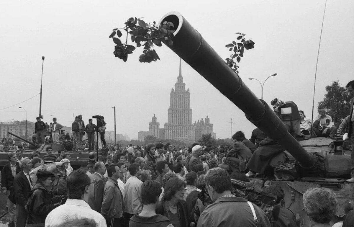 ГКЧП август 1991. 1993 Августовский путч танки. Октябрьский путч 1991. Москва 1993 августовский путч.
