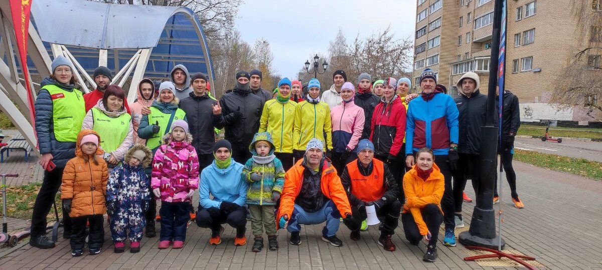 Общее фото от волонтеров забега