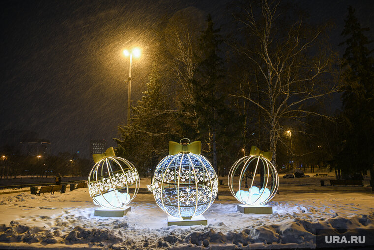   Областная больница заключила контракт на поставку новогодних фигур с компанией из Ленинградской области (архивное фото)