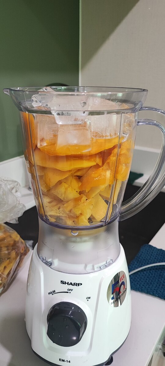 Переехала В Сказку: Пью Juce, Ем Манго И Плаваю Под Дождем Под.