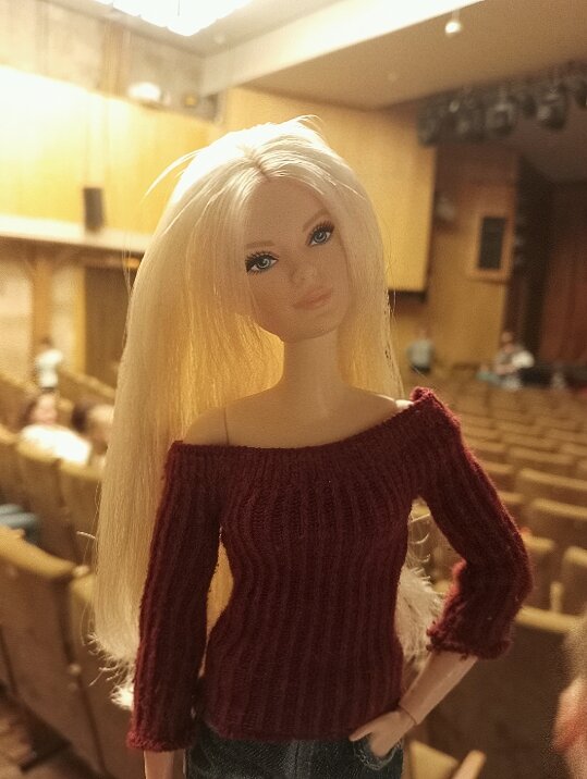 Сняли берет и стало понятно, что расчёску забыли🙈