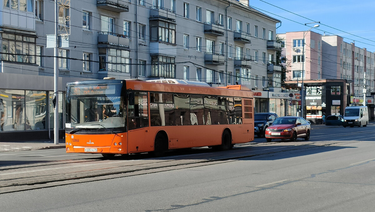 ул. Черняховского, автобус МАЗ-203.085, маршрут № 30