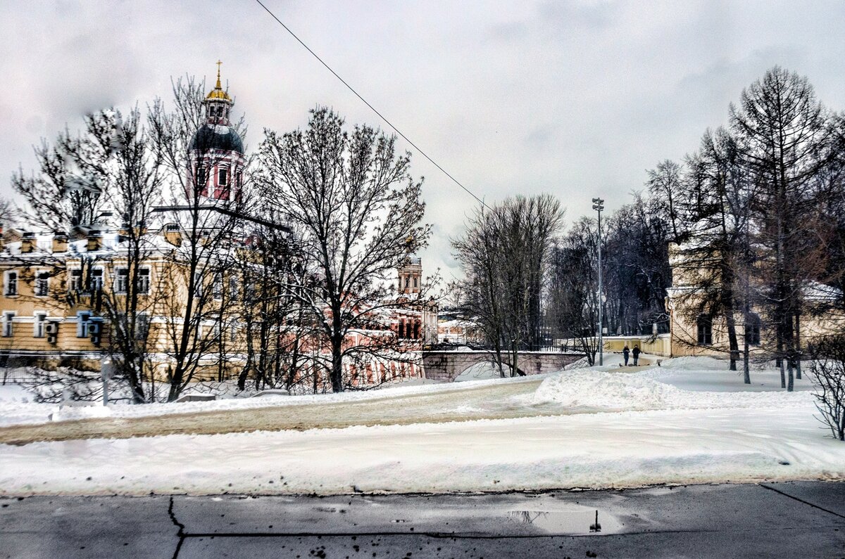 Александро-Невская Лавра, Петербург, март 2023. Фото: Павел Борисов. 