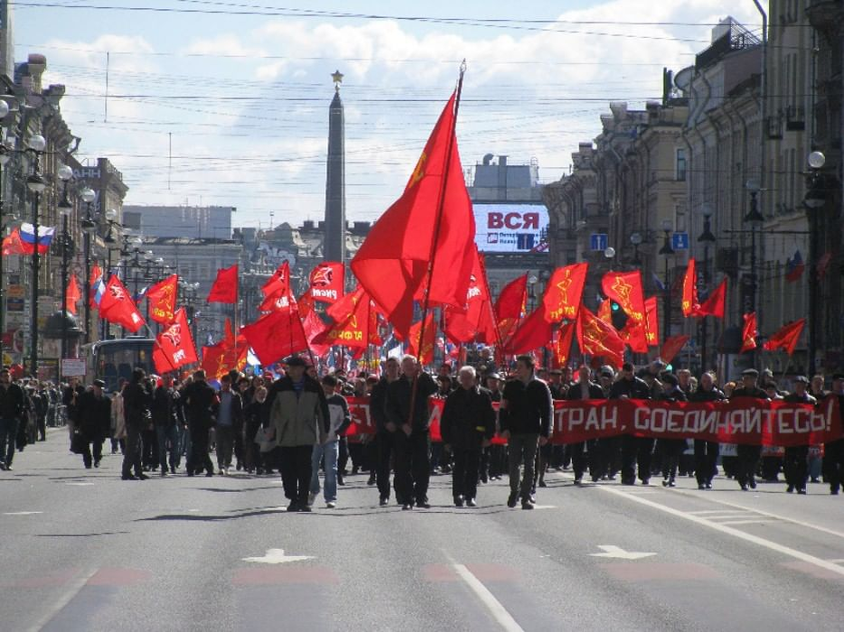 7 ноября какой события. День Октябрьской революции 1917 года. 7 Ноября революция 1917. 7 Ноября Октябрьская революция. Парад Октябрьской революции 1991.