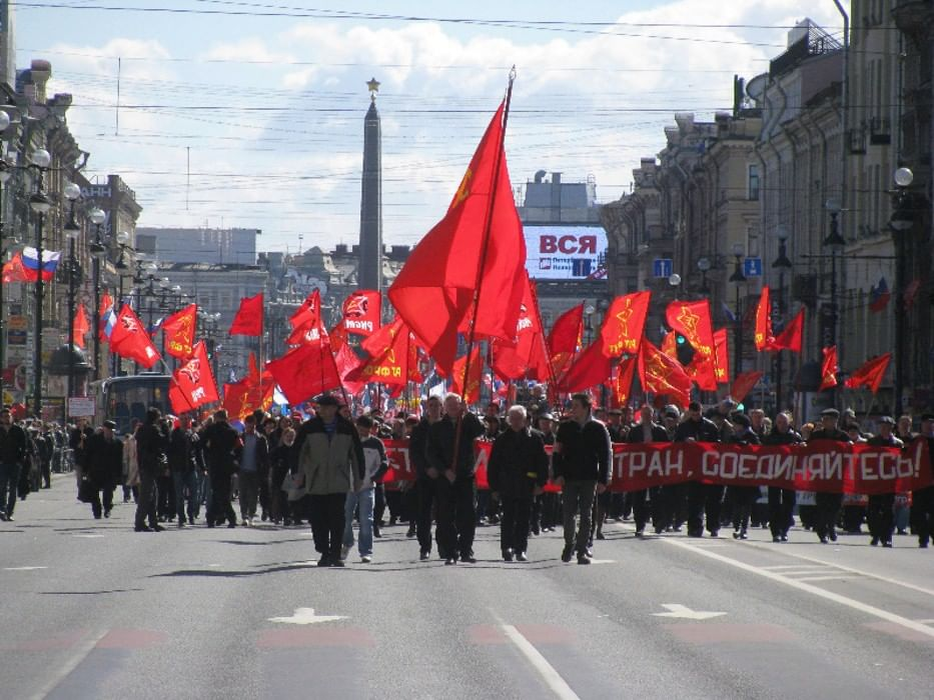 Почему революция 7 ноября. День Октябрьской революции 1917 года. 7 Ноября революция 1917. 7 Ноября Октябрьская революция. День Великой Октябрьской социалистической революции в России.