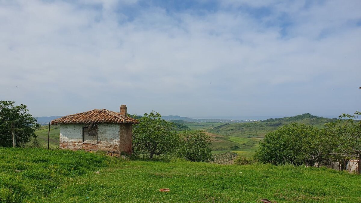 Фотография моей подруги из путешествия по Албании.