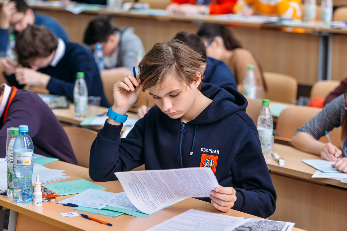 Городские олимпиады школьников. Вош Всероссийская олимпиада школьников. ВСОШ олимпиада школьников. Олимпиада в школе. Школьники на Олимпиаде.