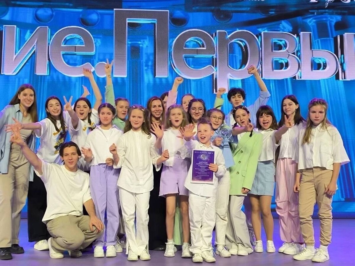    Сургутские вокалисты спели вместе с известным певцом Шаманом