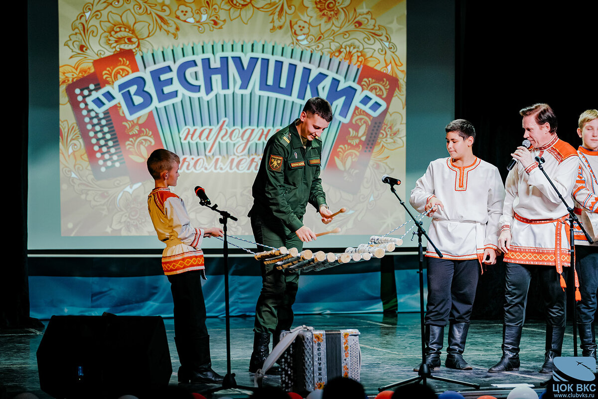05.11.2023 г. В Центральном офицерском клубе Воздушно-космических сил прошли Урок мужества и праздничный концерт, посвященные Дню народного единства.-4