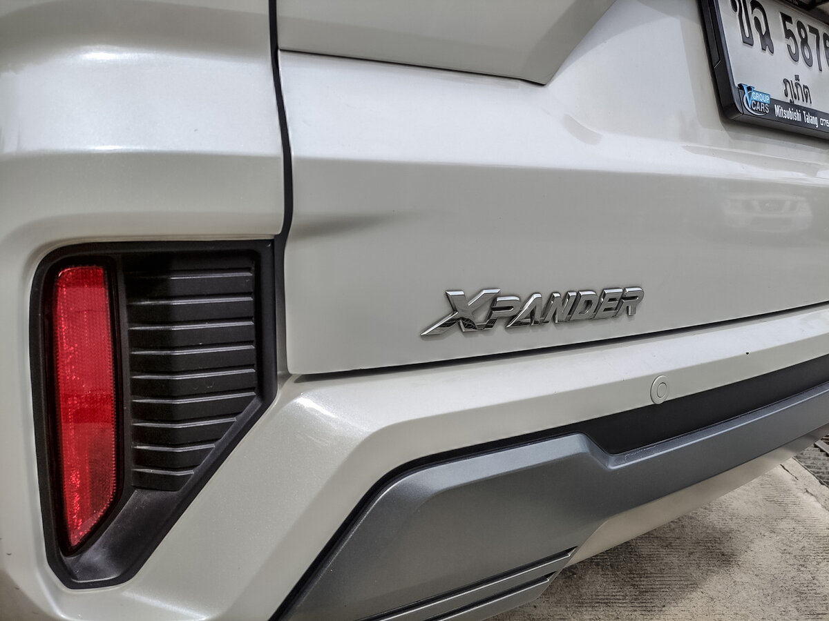 Неприхотливый мотор, японский "автомат", 7-ми местный салон, а клиренс ...