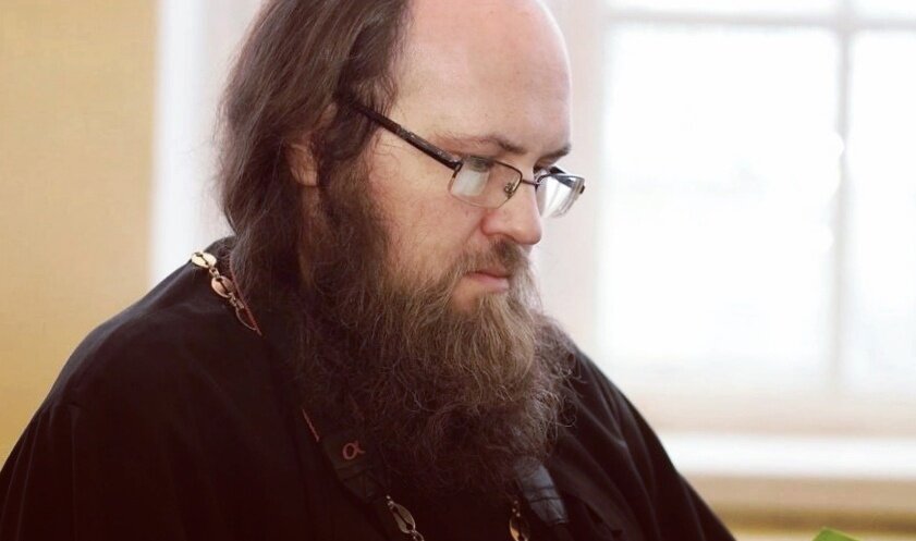 Андрей Ефанов — протоиерей, клирик Кинешемской епархии, настоятель Воскресенского храма (с. Болотново), руководитель информационно-издательского отдела Кинешемской епархии Ивановской митрополии.