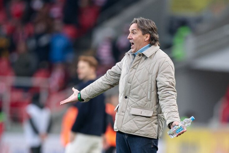 Полузащитник «Пари НН» Александр Трошечкин высказался насчёт главного тренера команды Сергея Юрана, желающего попробовать свои силы в московском «Спартаке».

«Мечта Юрана поработать в «Спартаке»? Нет ничего невозможного. Я не был в «Спартаке», чтобы понять его уровень и сопоставить с Юраном, но Сергей Николаевич — сильный тренер», — сказал Трошечкин в беседе с корреспондентом «Чемпионата» Александром Ершовым.Юран возглавляет «Пари Нижний Новгород» с апреля 2023 года. Ранее российский специалист работал с такими командами, как «Химки», «СКА-Хабаровск», «Балтика», «Сибирь», «Шинник» и ставропольское «Динамо». Во время карьеры игрока Сергей Юран выступал за «Спартак», вместе с красно-белыми он стал чемпионом России в 1999 году.