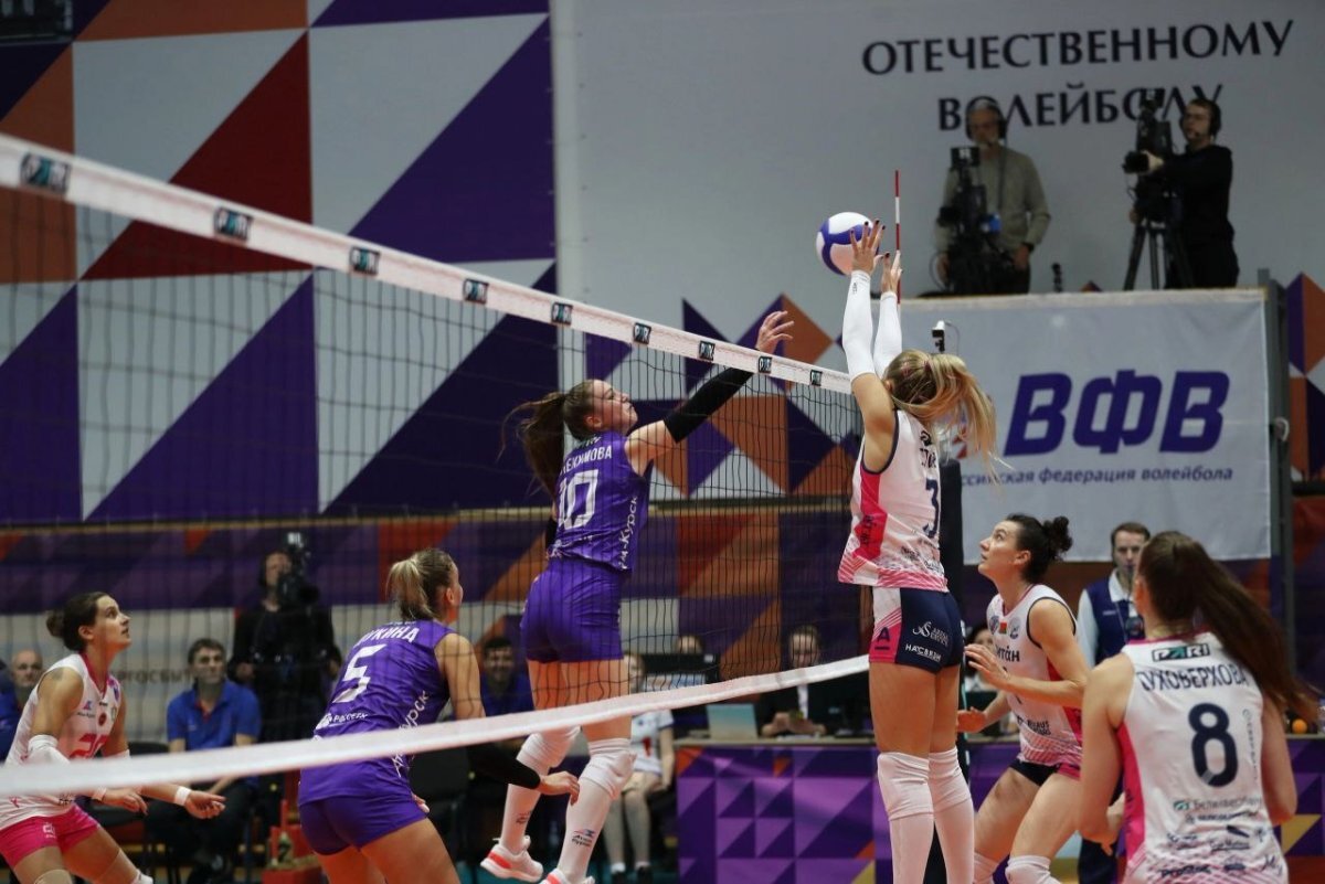    Курские волейболистки потерпели очередное поражение