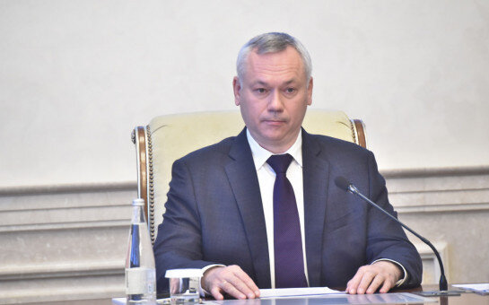 Травников недоволен состоянием тротуаров в Новосибирске. Фото nso.ru