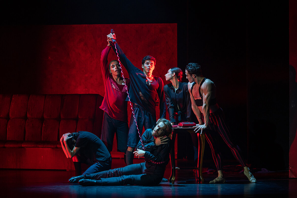 Спектакль «Личности Миллигана» прошел в рамках VI Фестиваля современного балета #StagePlatforma. Фото: предоставлено театром оперы и балета им. М. Джалиля