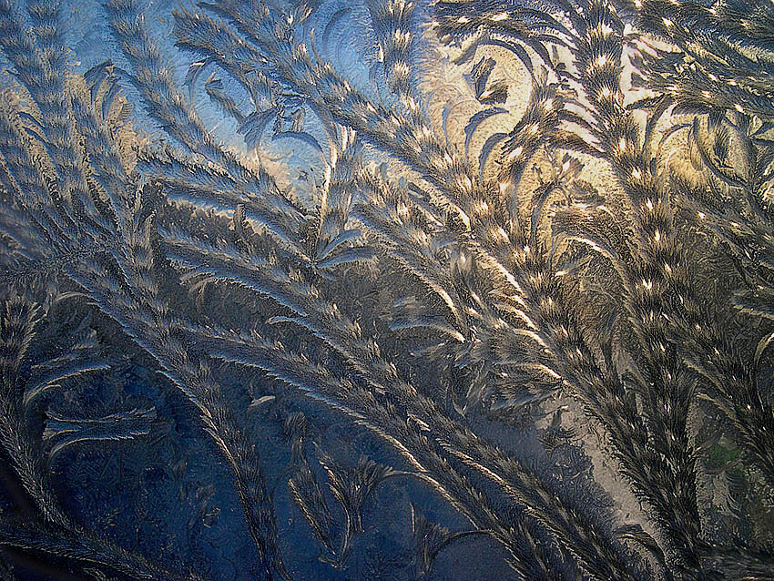 ❄️🌨️не обычный рисунок на окне.