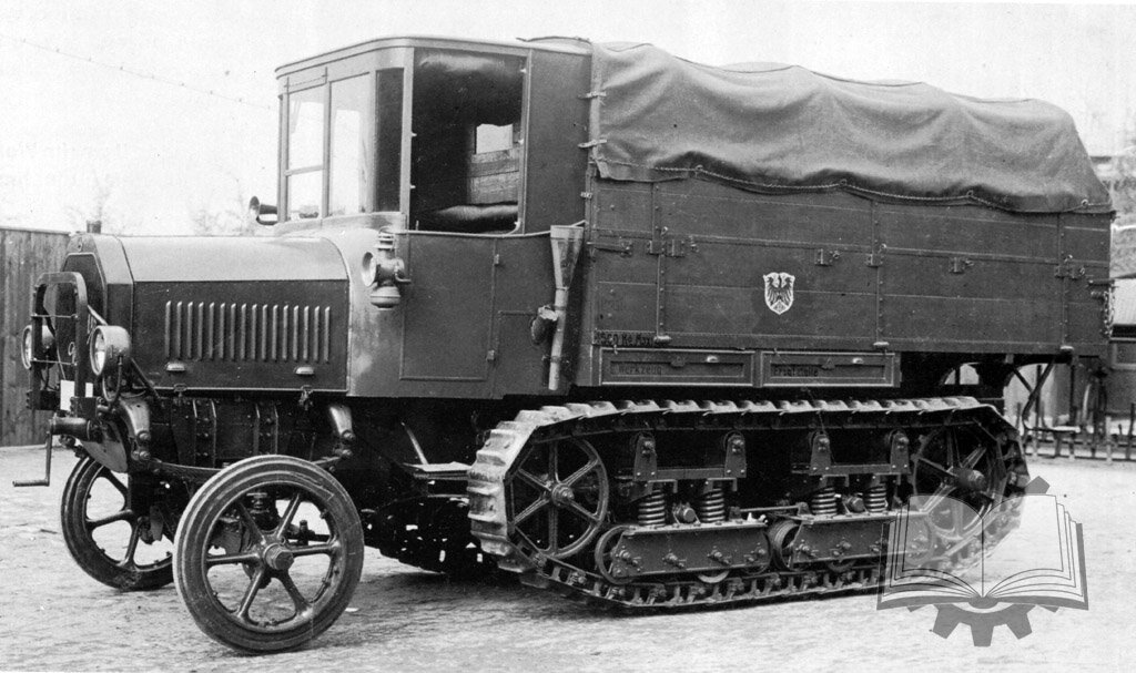 Daimler Marienwagen II, первый немецкий серийный полугусеничный тягач.