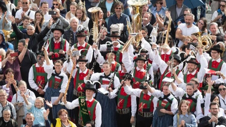 Паломники на площади Святого Петра