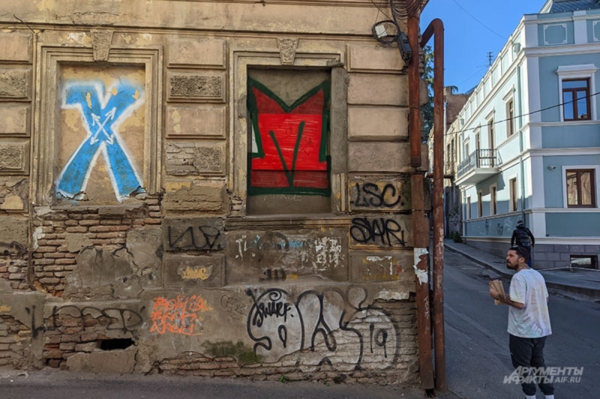    Грузия стала вожделенной целью петербургских политбеженцев.