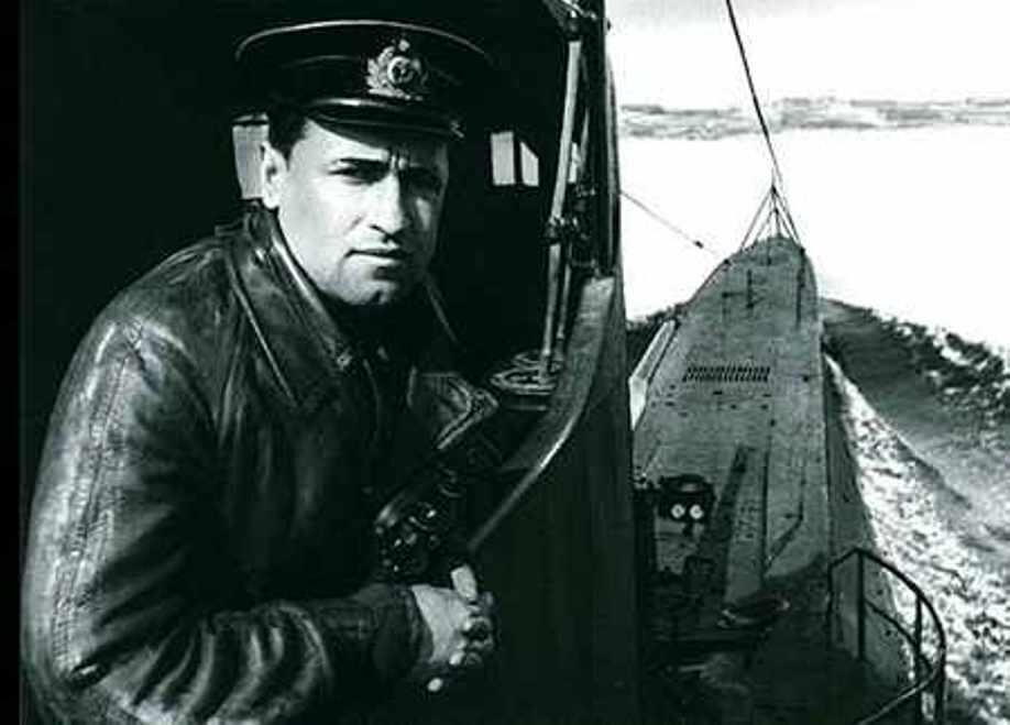 Командир лодки. Александр Иванович Маринеско. Капитан Александр Маринеско. Подводник Александр Маринеско. Маринеско Александр Иванович подводная лодка