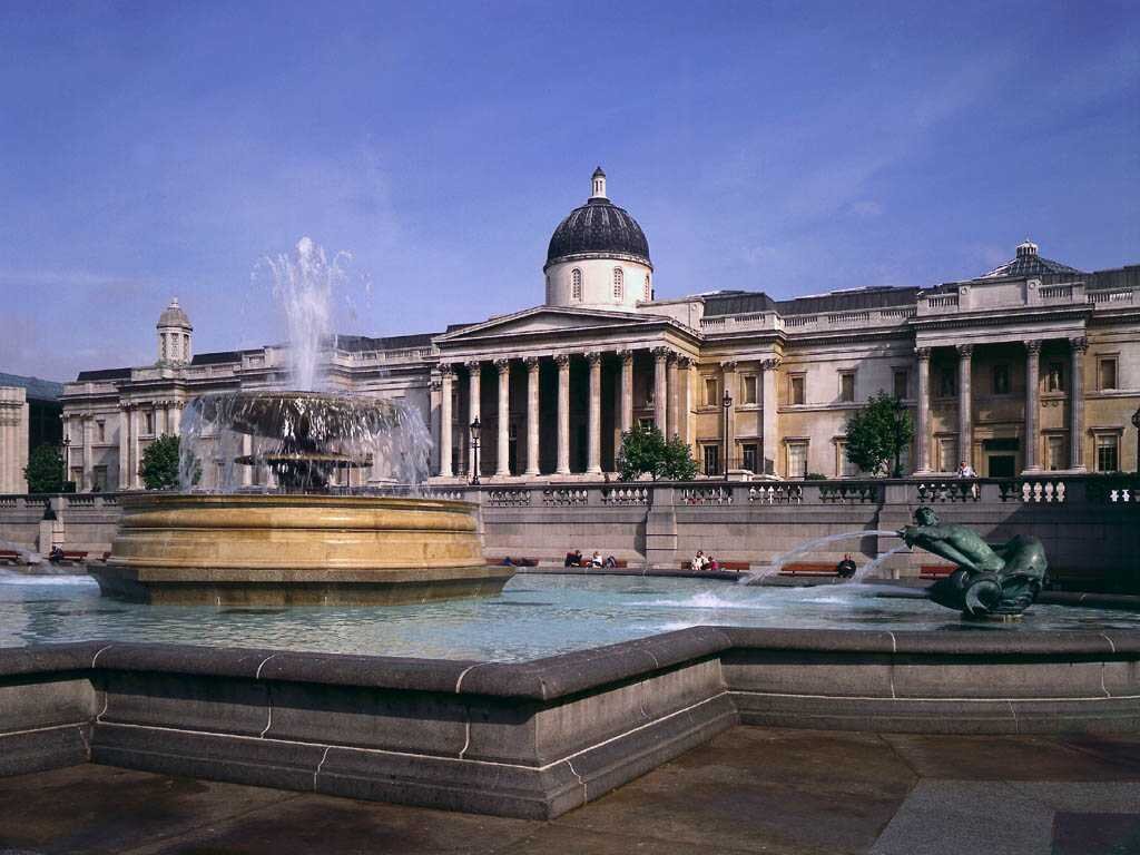 National gallery london. Трафальгарская площадь в Лондоне Национальная галерея. Национальная картинная галерея в Лондоне. London National Gallery (Лондонская Национальная галерея).. Музей на Трафальгарской площади в Лондоне.