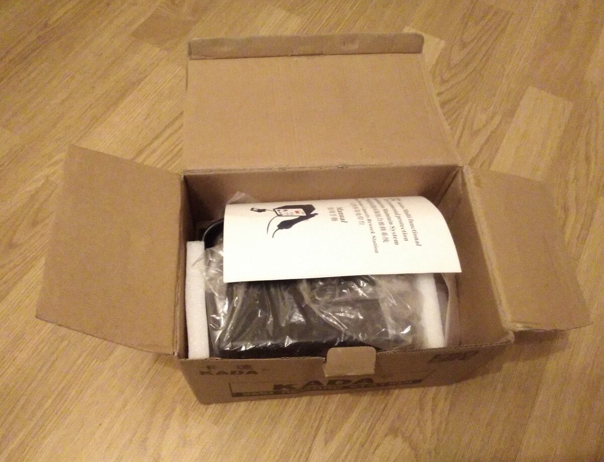 Паяльный фен в упаковке.