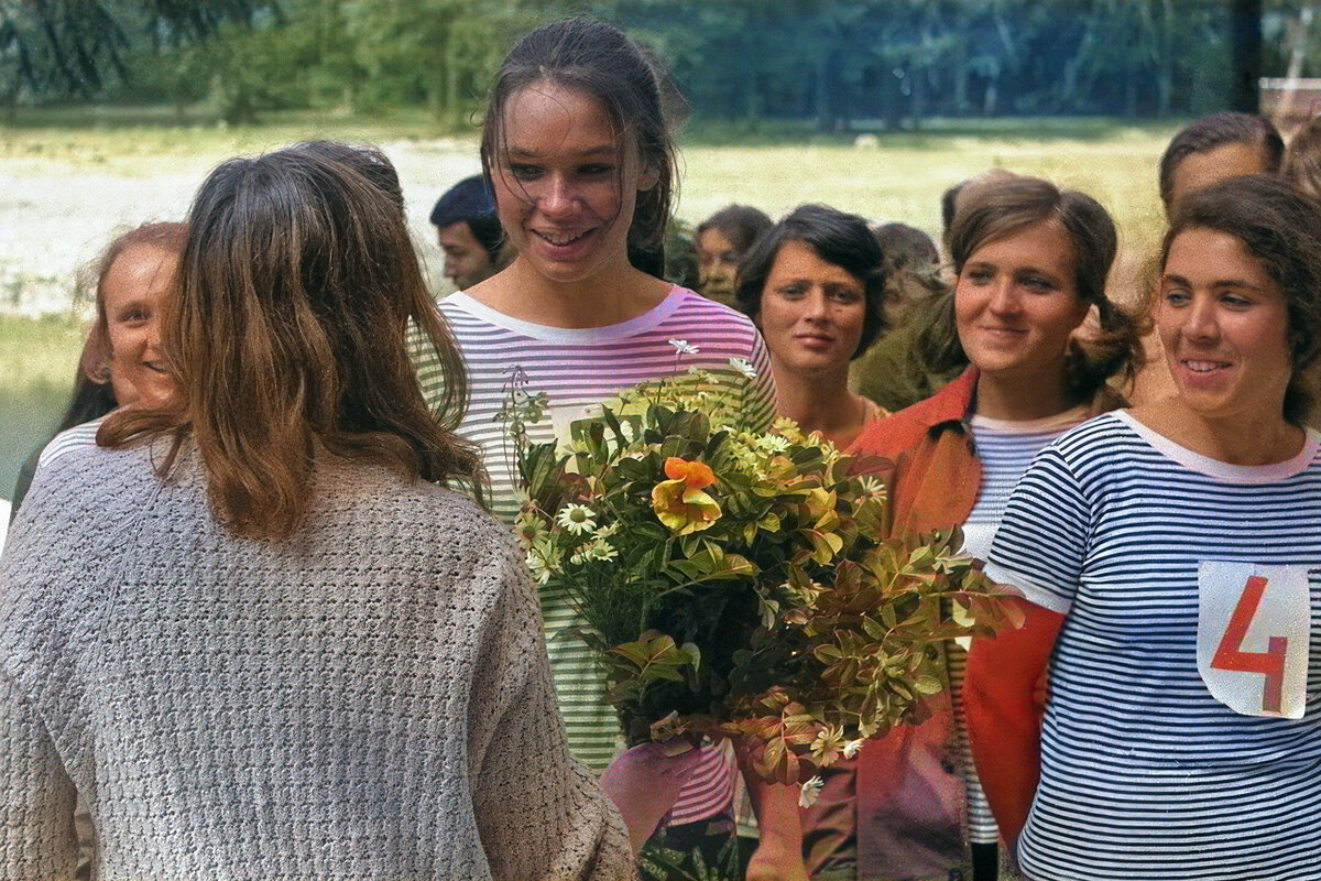 Подборка редких фото 1971 года: правильная советская молодежь на летнем  отдыхе в спортивном лагере 