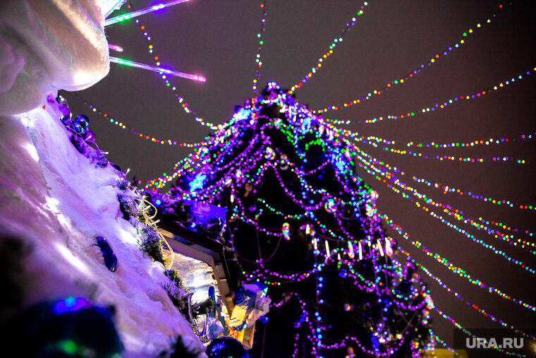    Монтировать ледовый городок с елкой начнут с 13 ноября