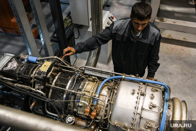    Utair оставили без оборудования и денег