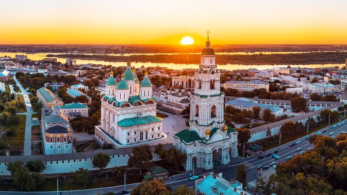 Астраханская область время. Астрахань. Астрахань панорама. Столица Астрахани. Рассвет в Астрахани.