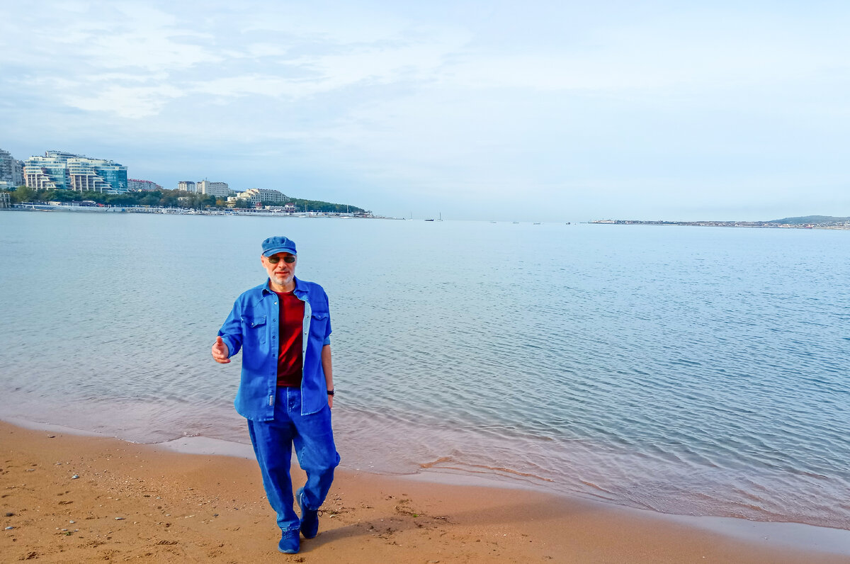 На фото автор рассказа и канала, Михаил Лекс (Геленджик)