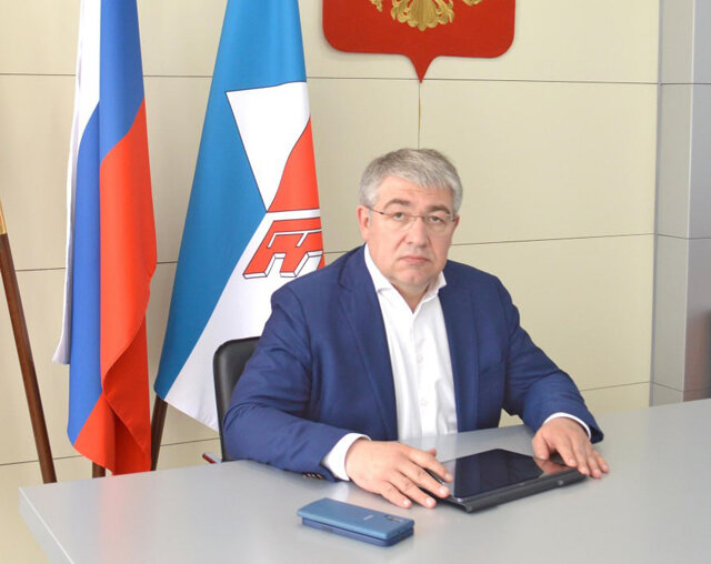    Исполнять обязанности главы города назначен первый заместитель мэра Александр Михайлов