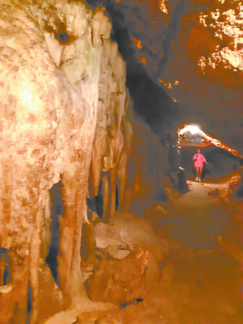    В пещере Бельямар температура +25–27°С и влажность 100%