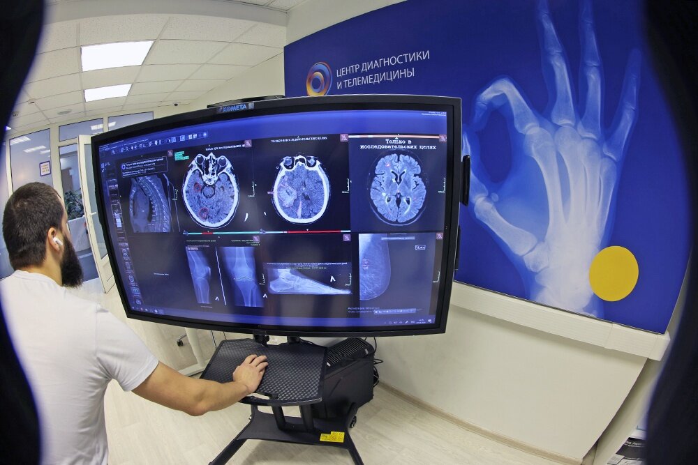    В столичных поликлиниках исследование пациента проводит рентген-лаборант, а описывает его рентгенолог дистанционно, в городском референс-центре. / Сергей Михеев/РГ