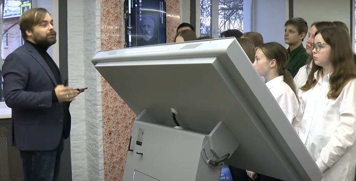    Ивановские школьники воссоздали образ фабриканта Сокова с помощью нейросети